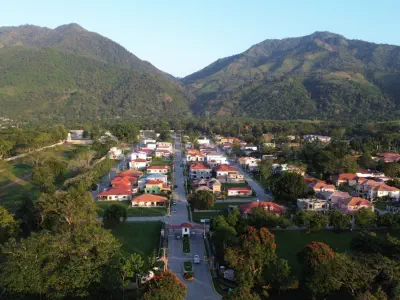 vista aerea residencial segura y bonita
